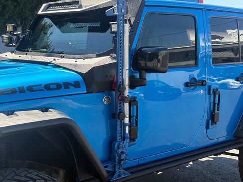 Used 2015 Jeep Wrangler Unlimited Sahara AWD/4WD image 40