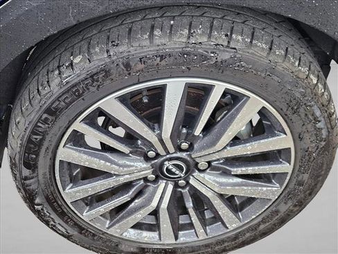 Used 2022 Nissan Kicks SV FWD image 6