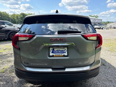 Used 2023 GMC Terrain SLE w/ LPO, Floor Liner Package AWD/4WD image 6