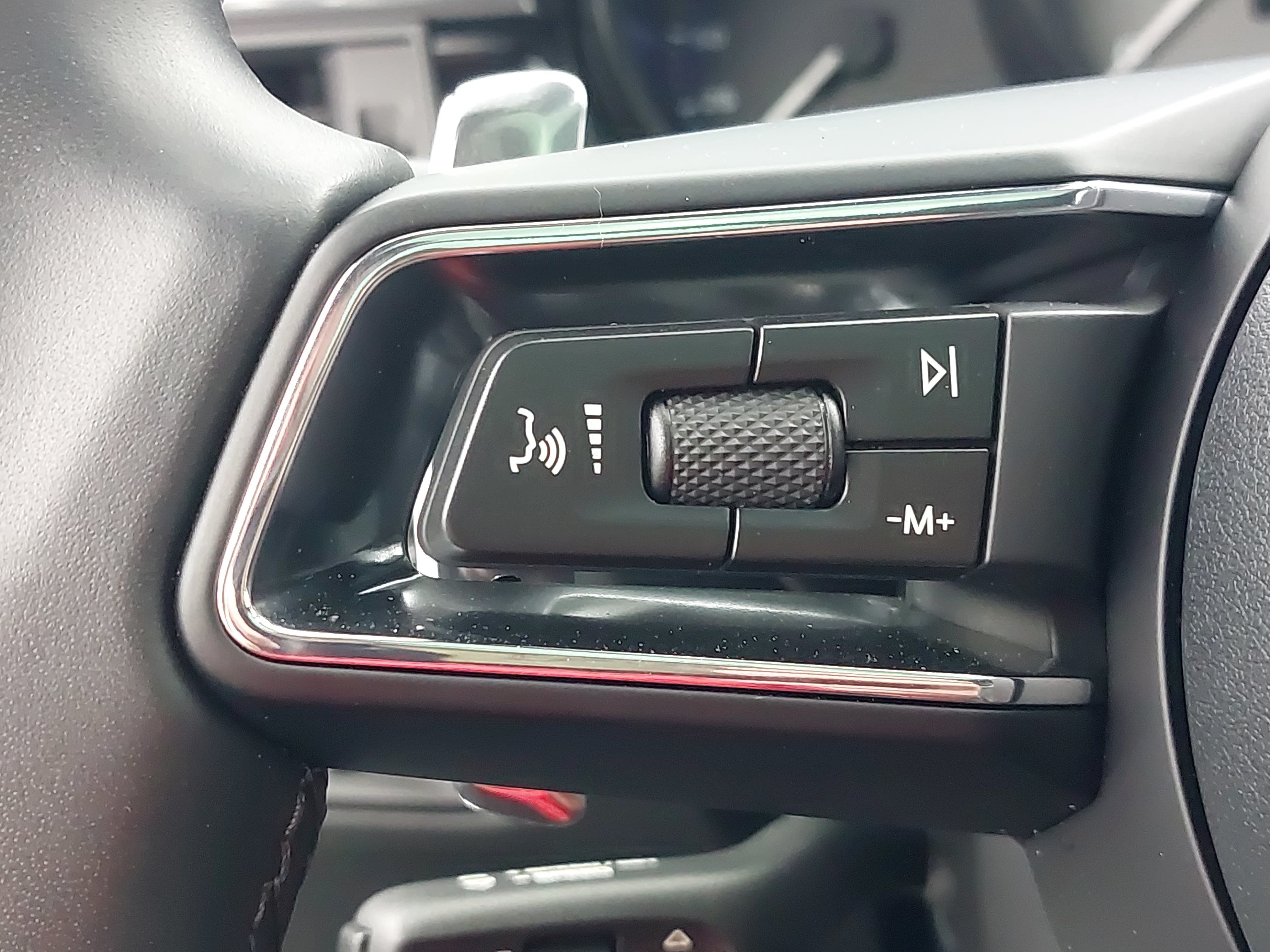 Certified 2026 Porsche Macan S AWD/4WD image 19