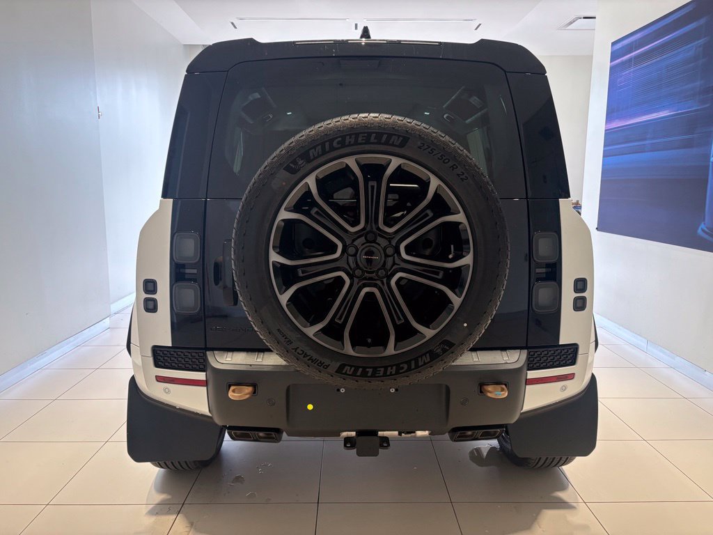 New 2026 Land Rover Defender 110 AWD/4WD image 3