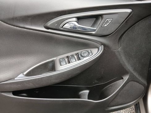 Used 2020 Chevrolet Malibu LT FWD image 12