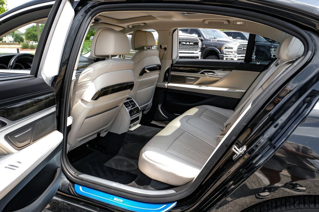 Used 2018 BMW 740i RWD image 34