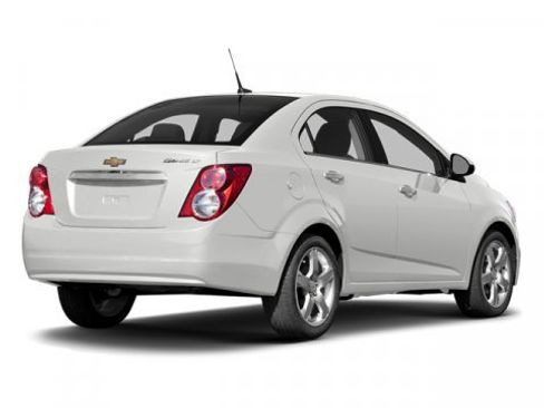 Used 2014 Chevrolet Sonic LS image 2