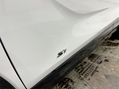 Certified 2025 Buick Encore GX Sport Touring w/ Comfort Package image 26