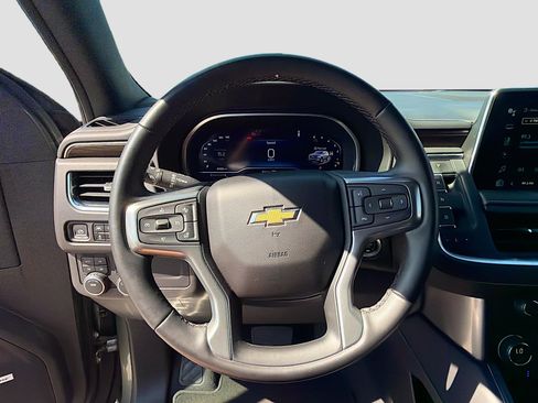 Used 2023 Chevrolet Suburban Premier image 37