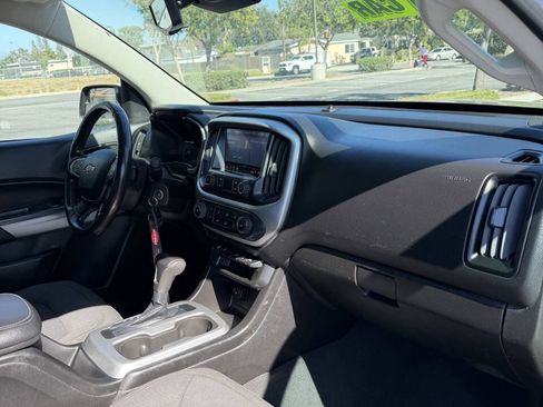 Used 2019 Chevrolet Colorado LT w/ LT Convenience Package RWD image 10