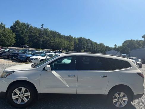 Used 2014 Chevrolet Traverse LT AWD/4WD image 2