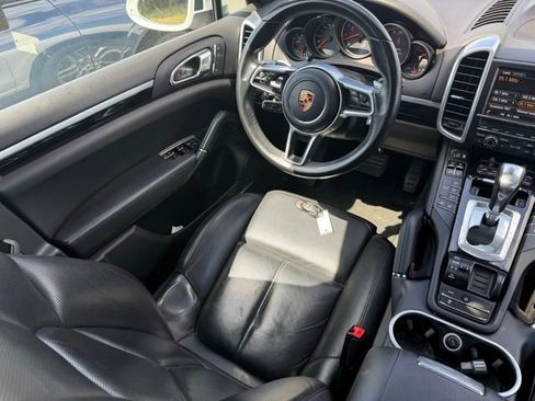 Used 2016 Porsche Cayenne image 8