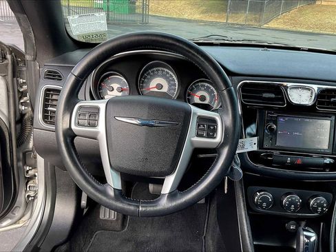 Used 2013 Chrysler 200 Touring image 8