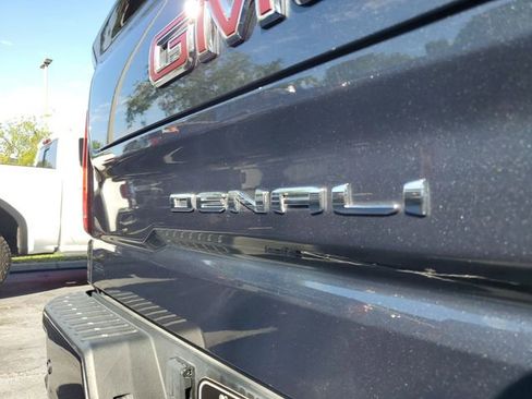 Used 2021 GMC Sierra 1500 Denali w/ Denali Ultimate Package AWD/4WD image 8