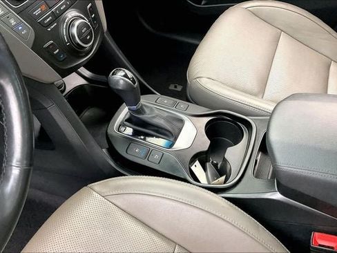 Used 2018 Hyundai Santa Fe AWD image 16