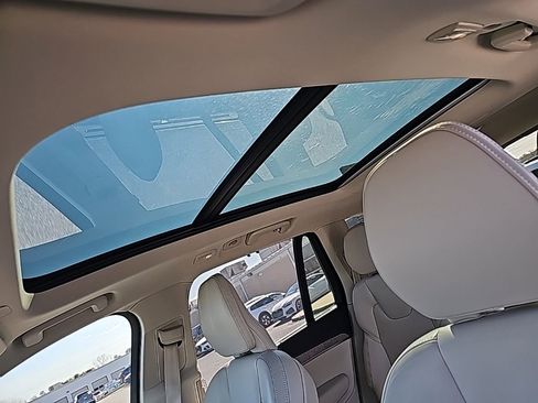 Used 2024 Volvo XC90 T8 Ultimate w/ Protection Package Premier image 10