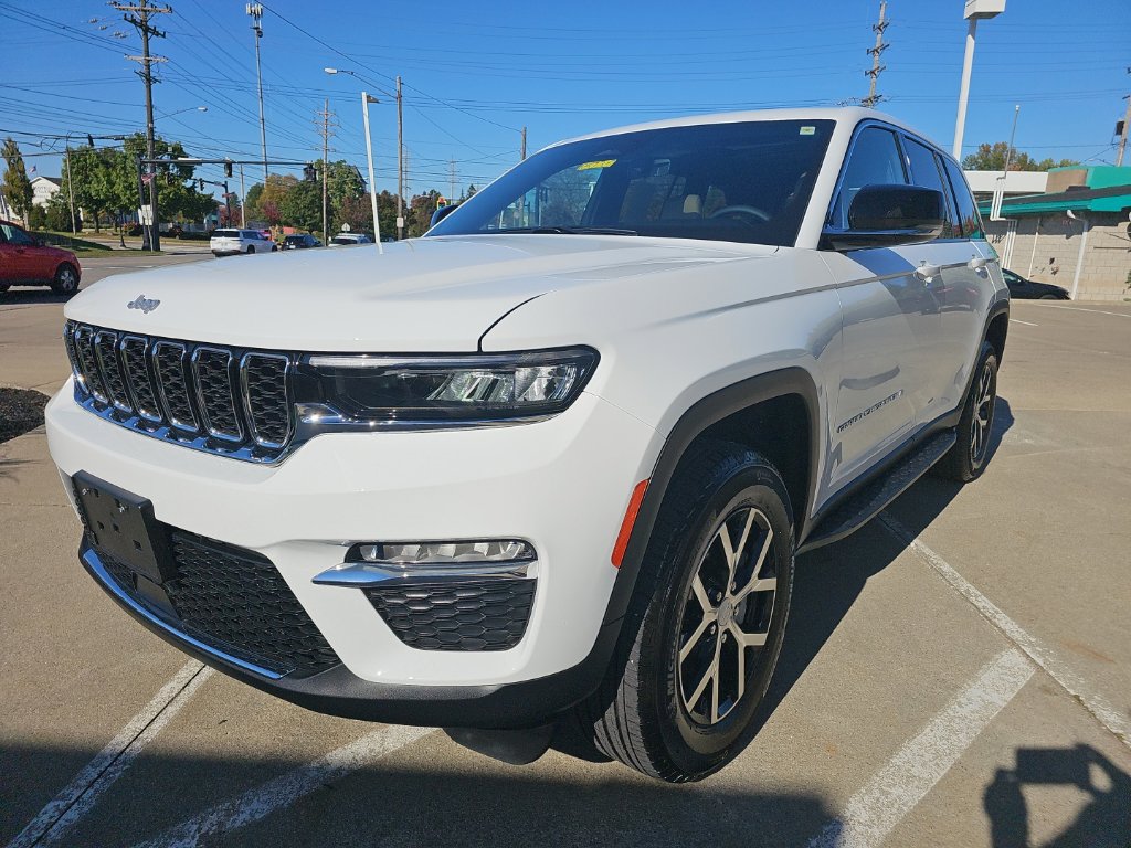 Certified 2025 Jeep Grand Cherokee Limited AWD/4WD image 6