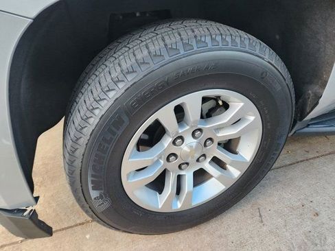 Used 2017 Chevrolet Tahoe LS image 9