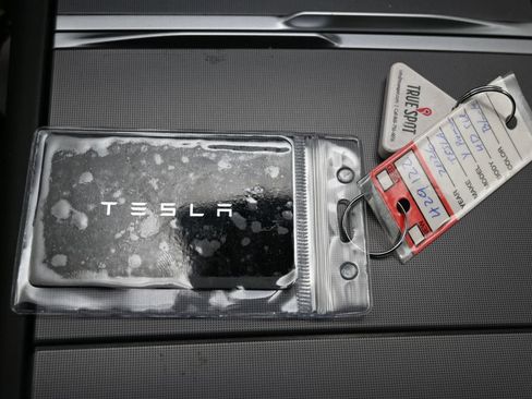 Used 2026 Tesla Model Y Long Range RWD image 33
