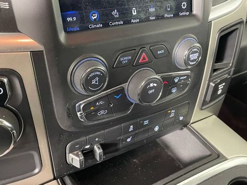 Used 2020 RAM 1500 Classic SLT w/ Luxury Group RWD image 8
