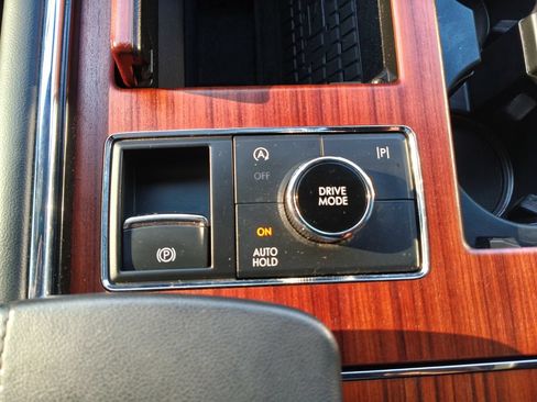 Used 2024 Lincoln Navigator L Reserve w/ Equipment Group 201A AWD/4WD image 39