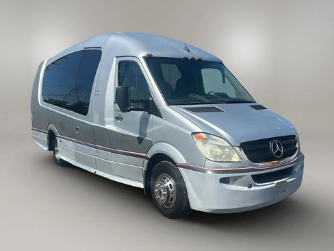 Used 2008 Dodge Sprinter 3500 image 2