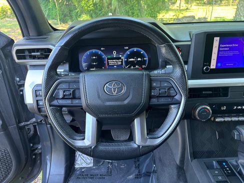 Used 2024 Toyota Tacoma TRD Off-Road AWD/4WD image 29