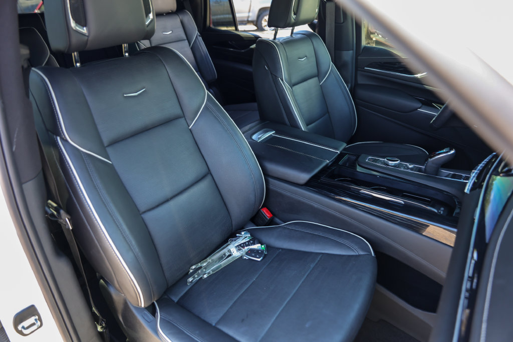 Used 2024 Cadillac Escalade Sport AWD/4WD image 31