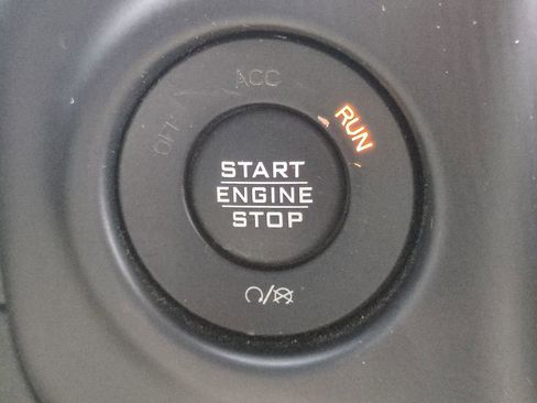 Used 2019 Jeep Wrangler Sport image 25