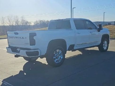 Used 2024 Chevrolet Silverado 2500 High Country w/ Z71 Off-Road Package AWD/4WD image 8