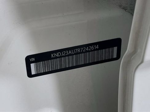 Used 2024 Kia Soul LX w/ Option Group 015 FWD image 30