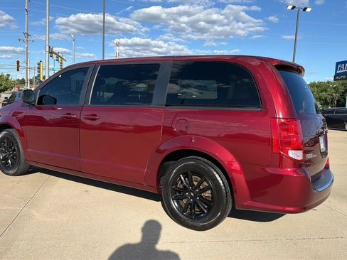 Used 2020 Dodge Grand Caravan GT FWD image 12