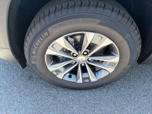 New 2026 Chevrolet Equinox LT AWD/4WD image 10