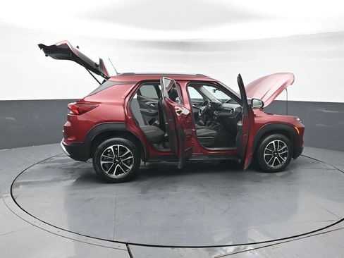 Used 2024 Chevrolet TrailBlazer LT image 48