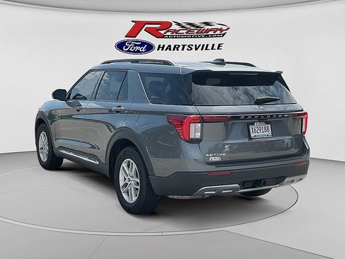 Used 2025 Ford Explorer Active w/ Active Comfort Package RWD image 3