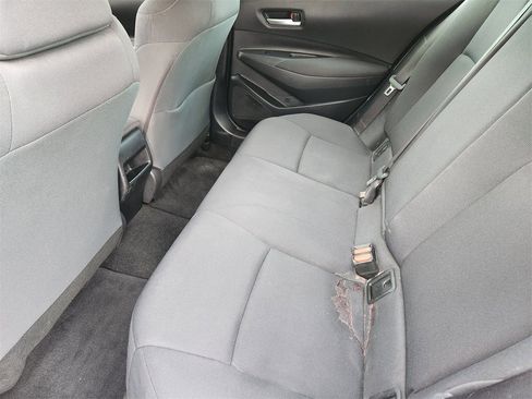 Used 2021 Toyota Corolla LE image 28