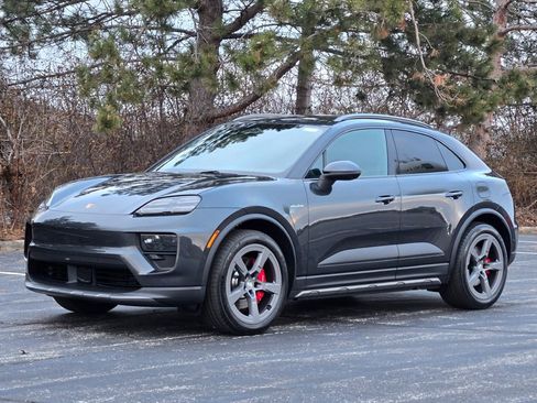 New 2025 Porsche Macan 4S Electric image 31
