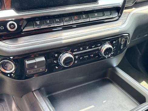 Used 2025 GMC Sierra 2500 SLT w/ SLT Convenience Package AWD/4WD image 24