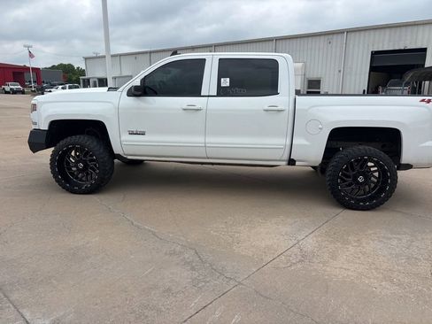 Used 2018 Chevrolet Silverado 1500 LT w/ Texas Edition AWD/4WD image 6
