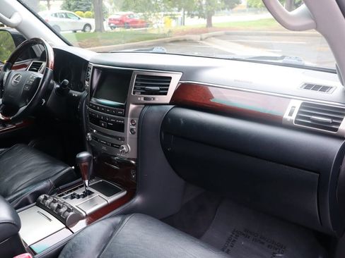 Used 2014 Lexus LX 570 4WD image 18