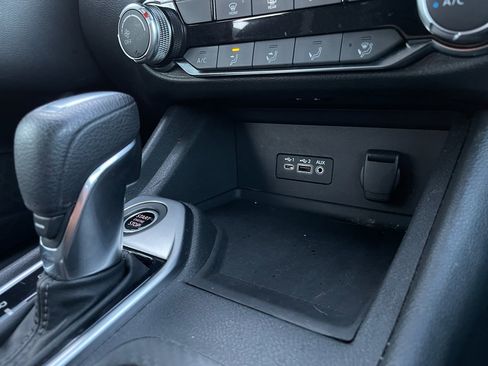 Used 2023 Nissan Sentra SV image 27