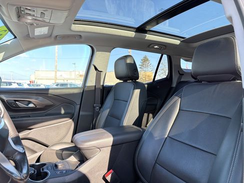 Used 2022 GMC Terrain SLT w/ Tech Package image 27