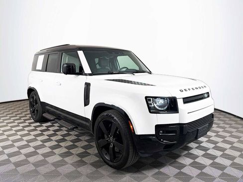 Used 2025 Land Rover Defender 110 X-Dynamic SE AWD/4WD image 3