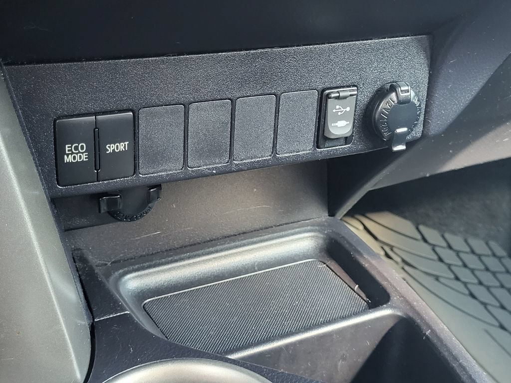 Used 2014 Toyota RAV4 LE AWD/4WD image 22