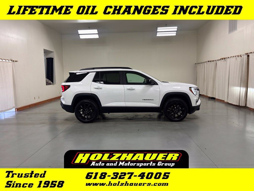 Used 2026 GMC Terrain Elevation w/ Elevation Premium Package FWD image 1