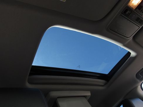 Certified 2023 Honda Odyssey Touring image 8