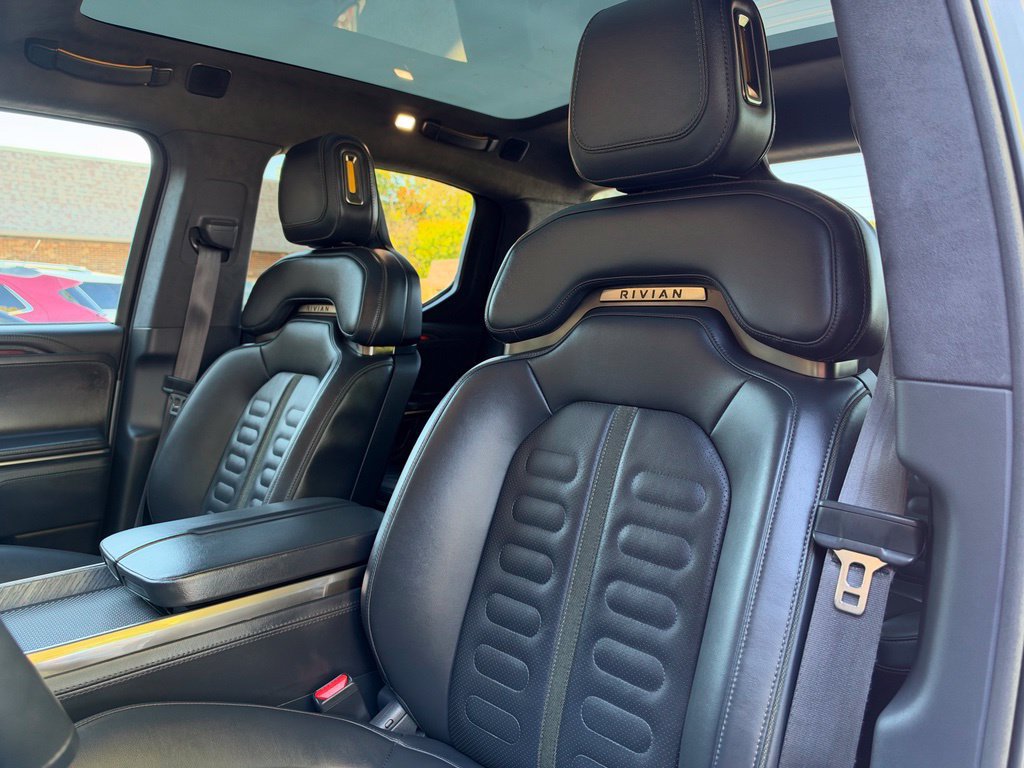 Used 2022 Rivian R1T Adventure AWD/4WD image 12
