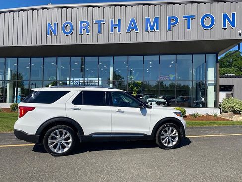 Used 2023 Ford Explorer Platinum w/ Technology Package AWD/4WD image 5