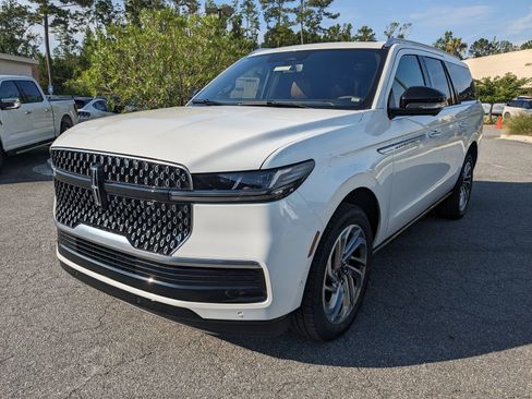 New 2025 Lincoln Navigator L Reserve image 10