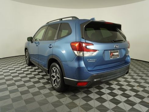 Used 2019 Subaru Forester Premium w/ All-Weather Package image 5