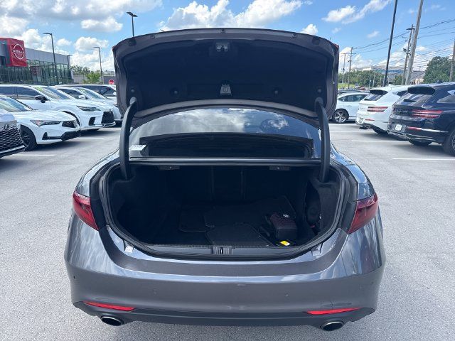 Used 2018 Alfa Romeo Giulia Ti w/ Quick Order Package 22X Lusso AWD/4WD image 9