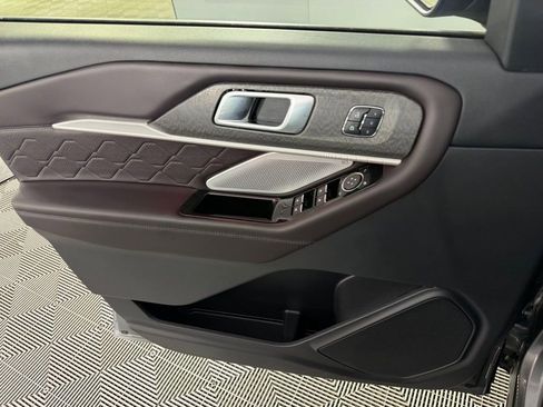 Used 2025 Ford Explorer Platinum w/ LUX Leather Package image 24
