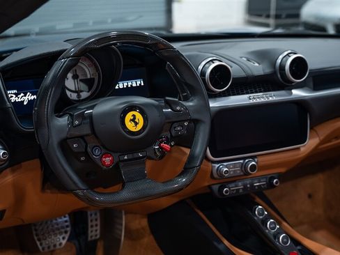 Used 2020 Ferrari Portofino RWD image 44